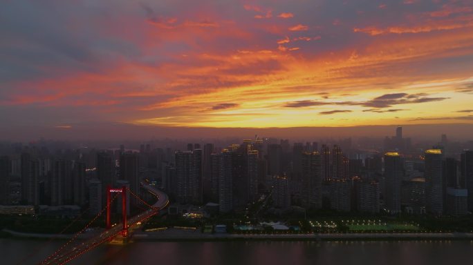 武汉夏日城市地标和天际线晚霞和夜景风光