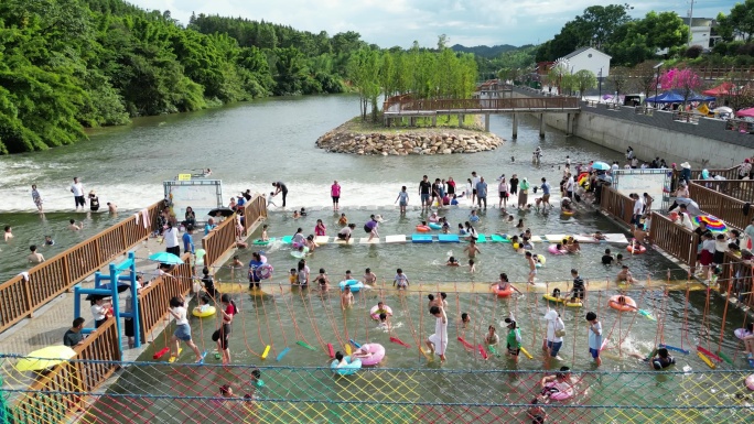 暑期   河道玩水娱乐  美丽乡村旅游