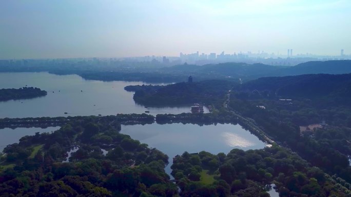 杭州西湖清晨航拍苏堤雷峰塔整个杭州城区