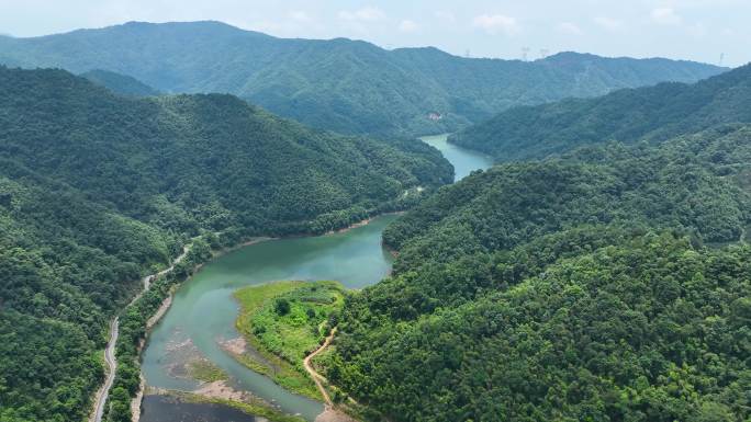 4K航拍深山原始森林湖泊水库嵩山峻岭4