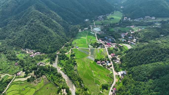 4K航拍深山大山隐居山村大山生活合集