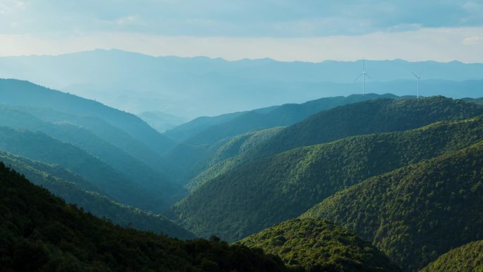 云南风力发电青山间移动扫光