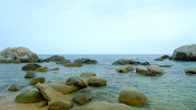 阴天 大海 礁石 岩石 海浪 海景