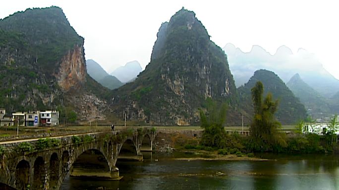 群山 云山 湖水 风景