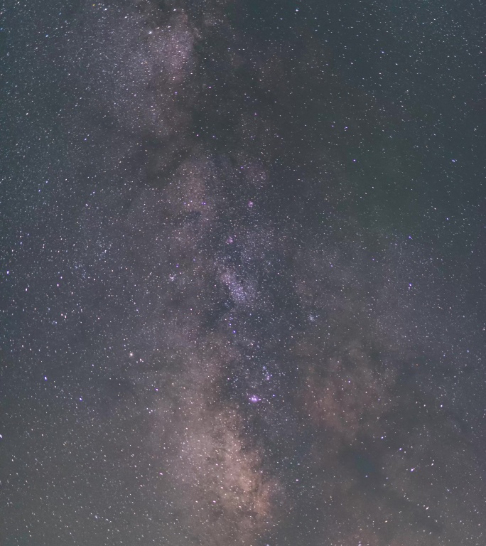 竖屏夏天赤城冰山梁银河星空