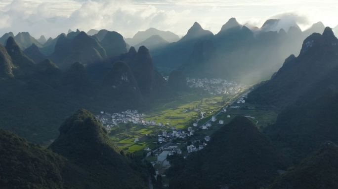 桂林山水阳朔杨堤漓江风光