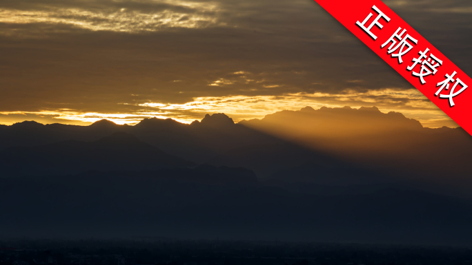 航拍日出大范围延时夕阳朝霞晚霞云彩耶稣光