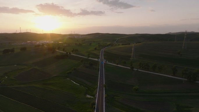 草原公路日落 公路暗景 汽车视频空境