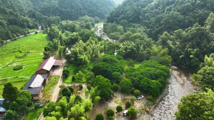 4K航拍大围山小溪夏日户外溯溪游玩合集4