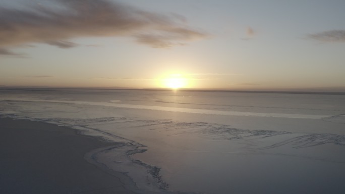 青海湖冬季日出