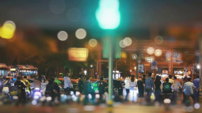 烟火气移轴城市街道行人汽车车流人流实拍