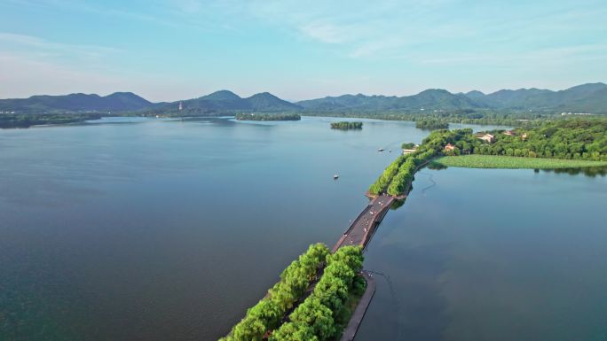 西湖日出 西湖白堤