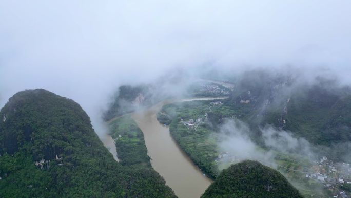 桂林相公山大面山漓江云海