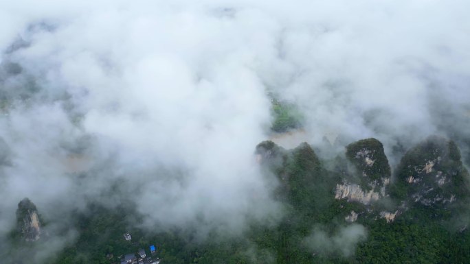 桂林相公山大面山漓江云海