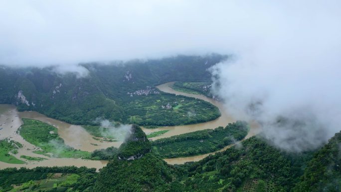 桂林相公山大面山漓江云海