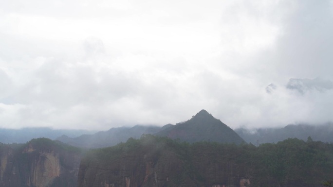 云南丽江老君山黎明景区 山间云雾