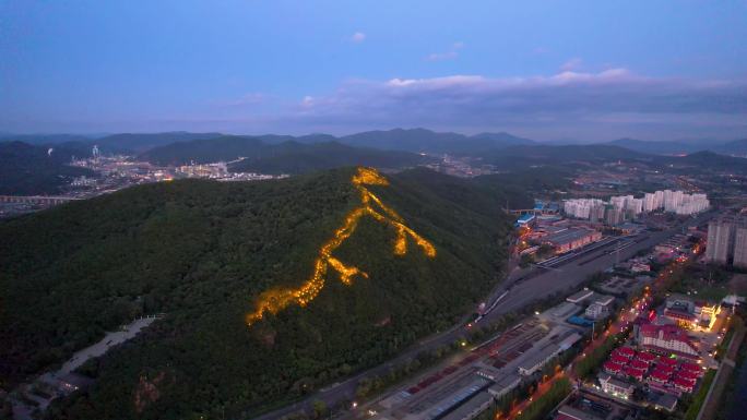 吉林龙潭山夜景巨龙松花江城市风光航拍