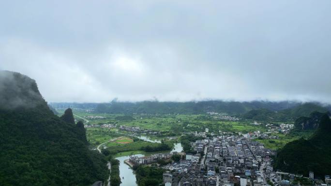 桂林相公山大面山漓江云海