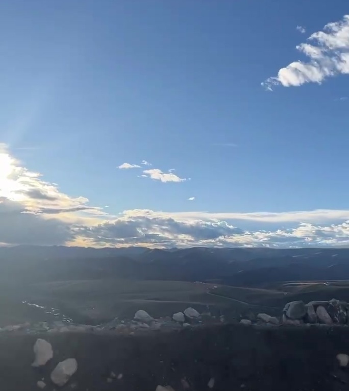 川西旅游素材高原阳光夕阳公路路上自驾旅游