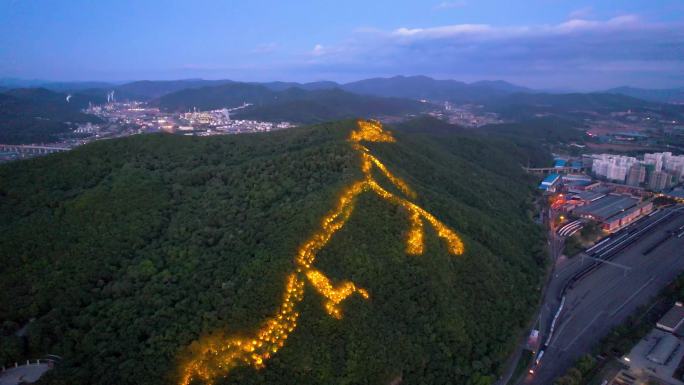 吉林龙潭山夜景巨龙松花江城市风光航拍