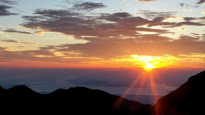 日落夕阳 光线消失的一瞬