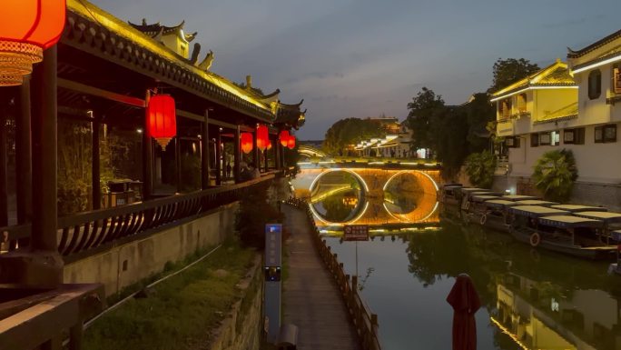 古镇小河流水停船古桥夜景