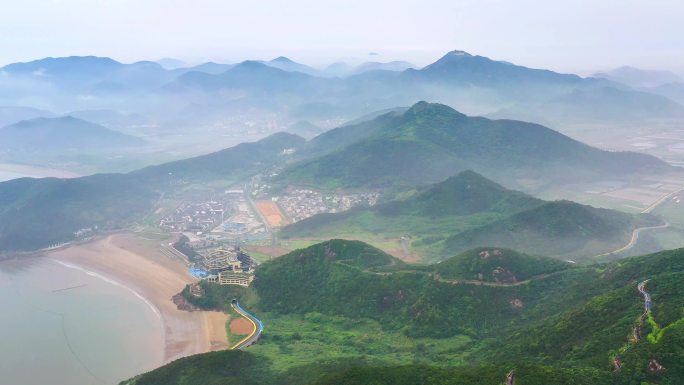 航拍东海半边山晨雾群山美景