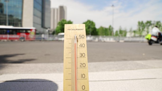 夏季高温炎热极端天气