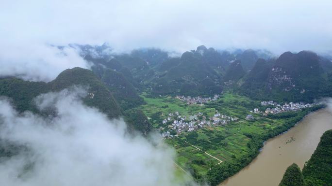 桂林相公山大面山漓江云海