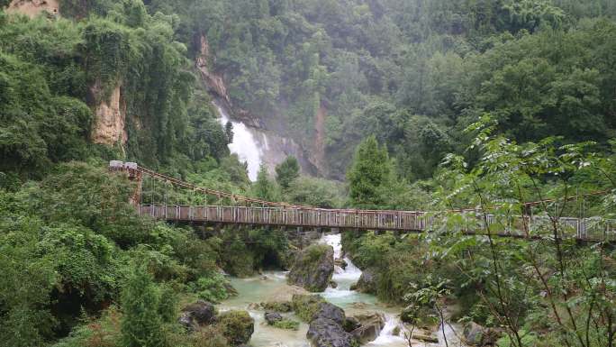 四川渠县賨人谷高山森林景区瀑布古栈道索桥