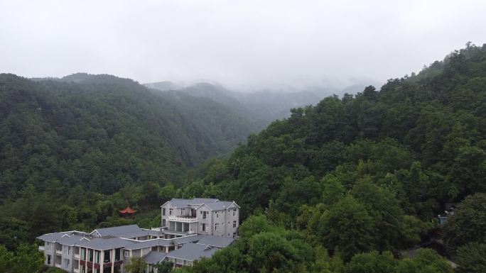 云南大理苍山雨雾航拍