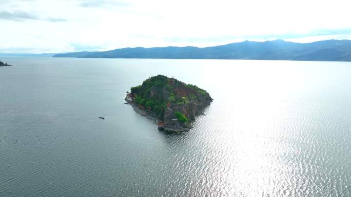 澄江抚仙湖孤山风景区