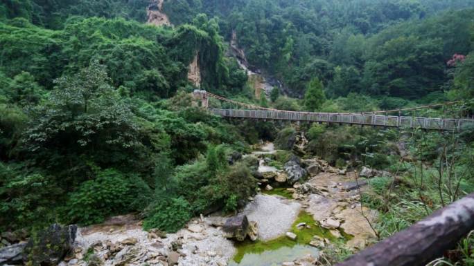 四川达州渠县賨人穴居部落景区