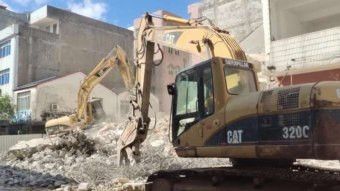 房屋改造挖土机拆迁掘机拆除坍塌施机器冲击