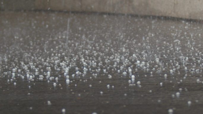 暴雨 冰雹 乌云 城市内涝 闪电