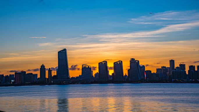 粤港澳大湾区澳门珠海拱北口岸海岸晚霞延时