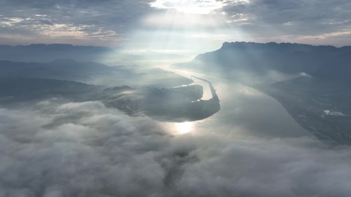 7月8日三峡大坝云雾