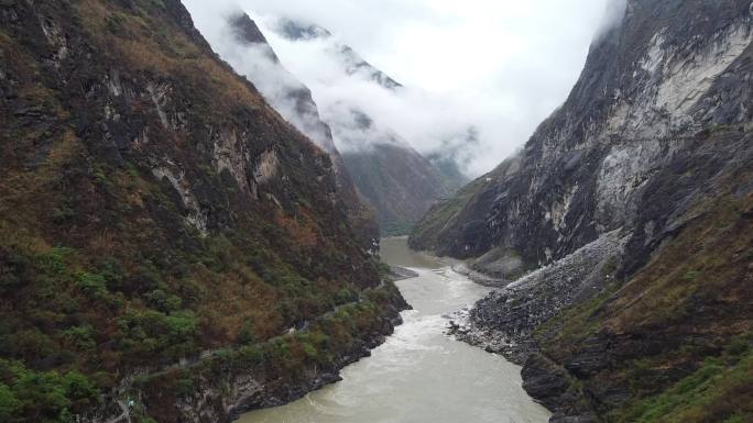 云南丽江香格里拉虎跳峡无人机航拍