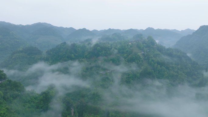 4K航拍湘西花垣县云雾中十八洞村3