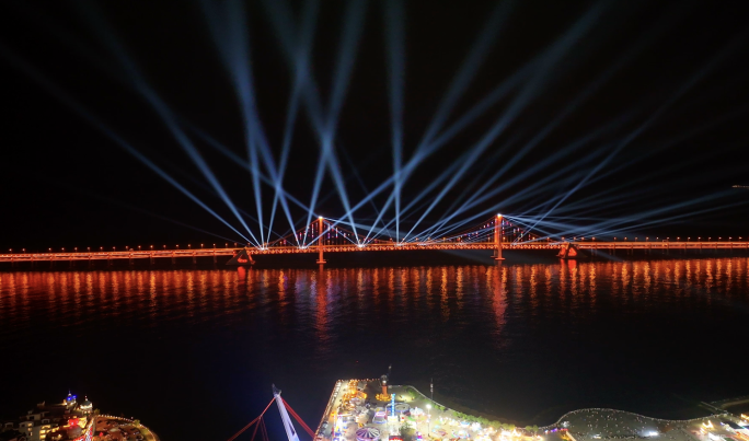 星海湾大桥夜景灯光秀