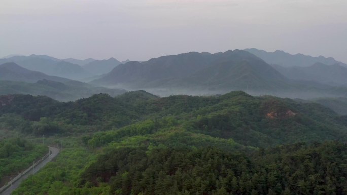 横摇山景