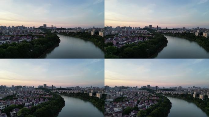 夕阳下的城市河流