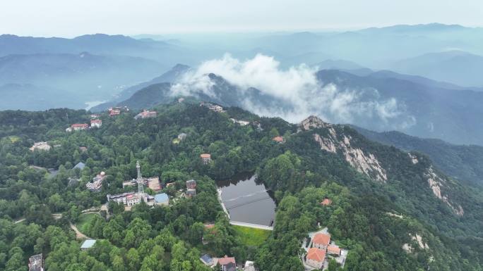 航拍河南信阳避暑旅游5A级鸡公山景区