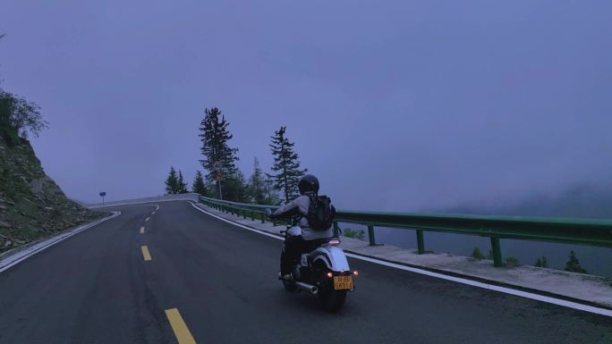 摩托车公路旅行电影感镜头视频素材原创