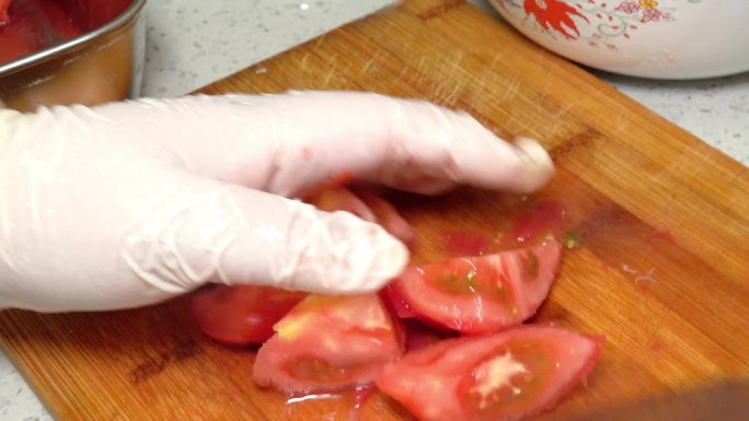番茄去皮去蒂切块 (1)