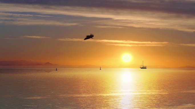 湖面夕阳落日