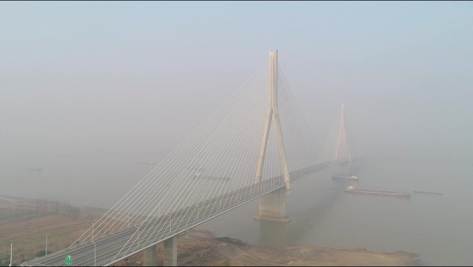 航拍望东长江大桥