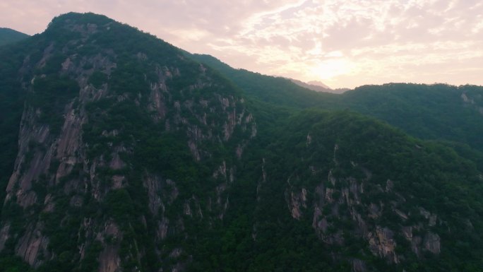 伏牛山天龙池景区日落