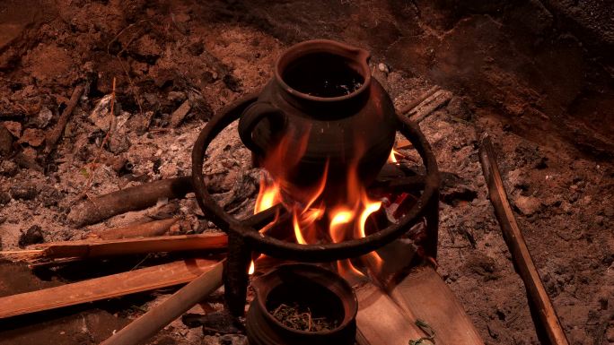 云南白族迎客茶响雷茶 传统古法手工烤茶
