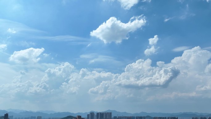 夏天夏日天空蓝天白云云朵高温阳光云层延时